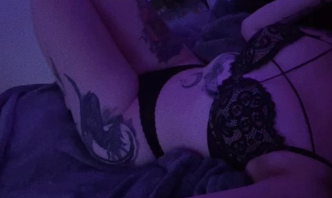 Header of damagedvixxen