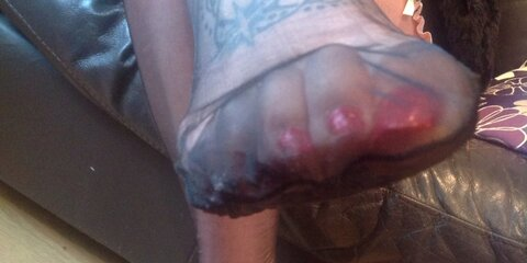 Header of lady_nylons