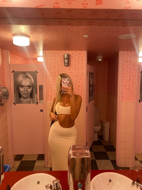 Header of mollyrebecka