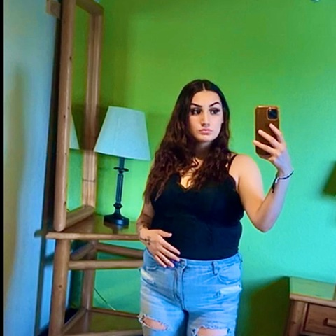 Header of navyaperez00