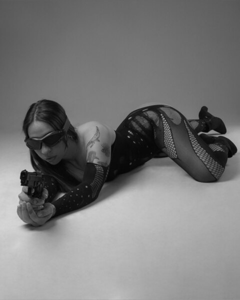 Header of niinablack