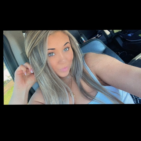 Header of xtina_renee09